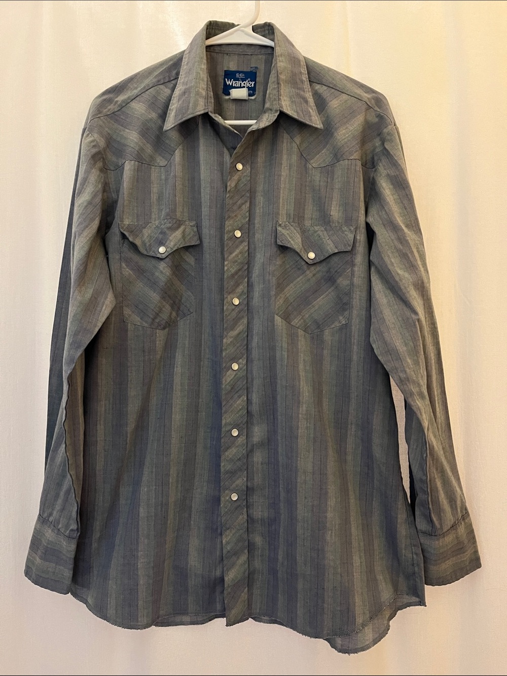Wrangler Vintage Western Shirt Size Large with Pearl Snap Buttons
